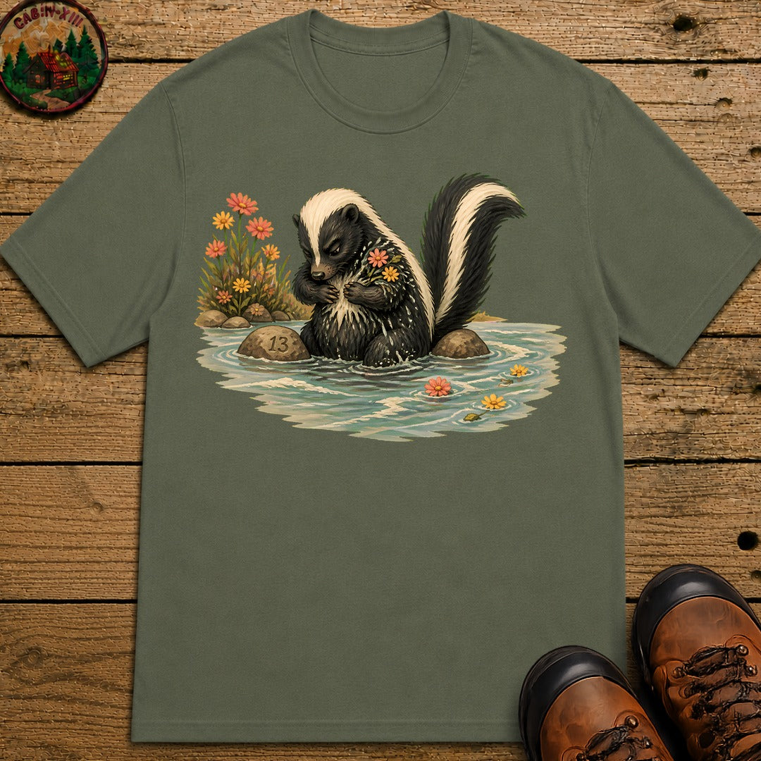 Skunk Bathing T-Shirt - Moss