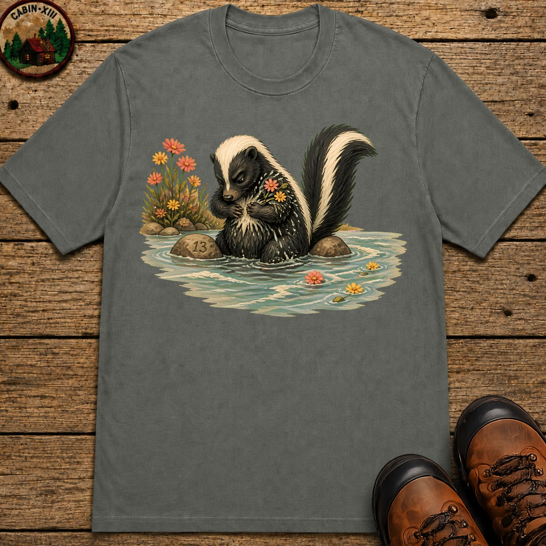Skunk Bathing T-Shirt - Pepper